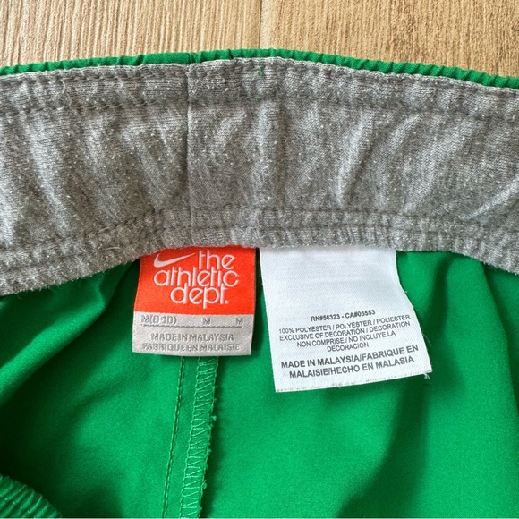 Nike shorts - women’s size medium, 4” inseam - Picture 4 of 4